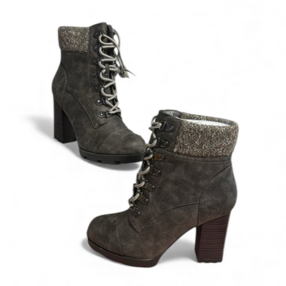 BAMBOO NanaMacs mountain girl booties (grey) 
Size 6 NWT